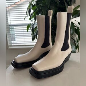 “Bottega Veneta” - The Lean Chelsea Boots